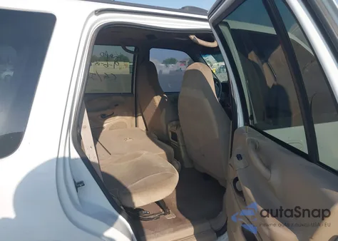 2001 Ford Expedition Xlt z USA, uszkodzony, nr VIN 1FMRU15WX1LA79381